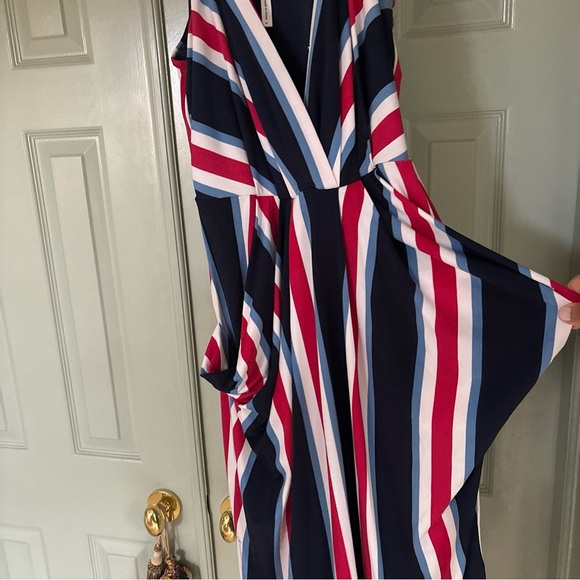 BCBGeneration Multicolor V-Neck Dress - Picture 3 of 8